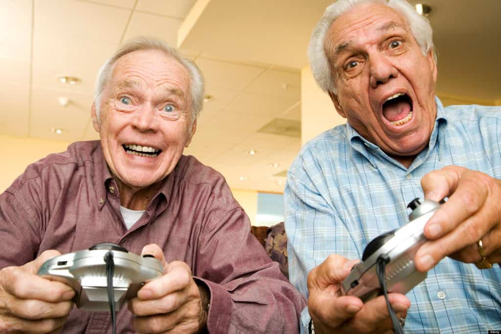 Actividades físicas para mayores utilizando videojuegos Actividades con videojuegos para personas mayores